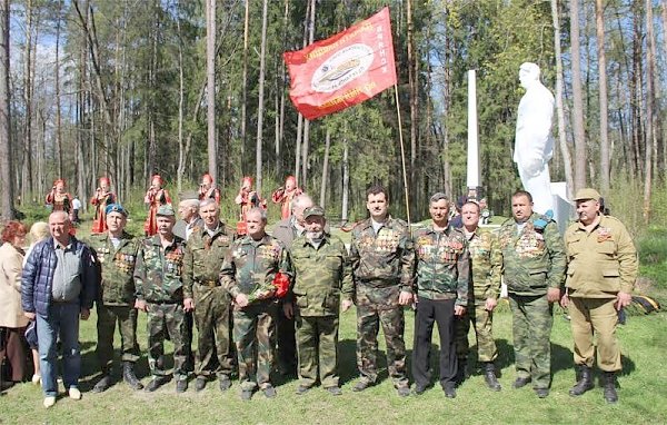 Брянские коммунисты приняли участие в традиционном митинге на стоянке Виноградова