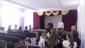 Сотрудники полиции и прокуратуры посетили школы Советского района с профилактическими беседами