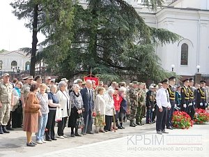 Руководители Крыма, Санкт-Петербурга и крымской столицы почтили в Симферополе память воинов Великой Отечественной