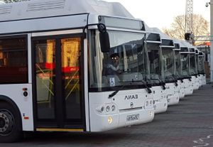 В связи с приостановкой судом деятельности «СимСитиТранса» власти Симферополя выпустили на городские маршруты около 100 автобусов. Вместо “ислямовских” «Отойолов» узбекского производства