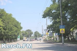 В Керчи грузовикам запретили движение по Горьковскому мосту