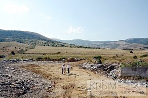 МинЖКХ Крыма обещает в течение одного-двух месяцев сделать свалку в Мраморном незаметной для туристов