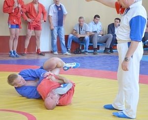 Сотрудники Крымской таможни завоевали золото, серебро и бронзу в соревнованиях по самбо