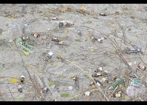 Из Генуэзского рва в Феодосии выгребают бытовой мусор