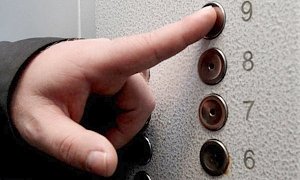 Застрявшего в лифте симферопольца спас только звонок в правительство
