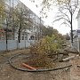 Грош цена обещаниям властей Симферополя: на ул. Пушкина пилят деревья