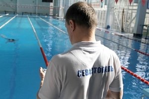 И в огонь, и в воду: сотрудники МЧС Севастополя приняли участие в соревнованиях по плаванию
