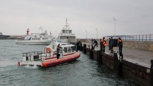 Спасатели прекратили активные поиски пропавших в Крыму моряков