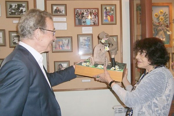Владимир Поздняков побывал в музее Забайкальского центра специального образования и развития «Открытый мир»