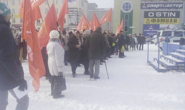 Коммунисты Республики Алтай отметили очередную годовщину Великого Октября