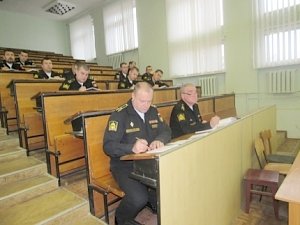 Специалисты чрезвычайного ведомства провели занятия в Черноморском высшем военно-морском училище имени П.С. Нахимова