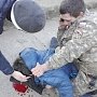 Драка самооборонцев с алкоголиками в Щелкино оказалась в центре внимания в Крыму