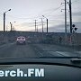 В Керчи по дороге на переправу образовываются пробки из-за ремонта дороги