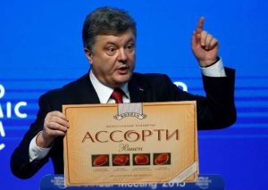 СБУ возбудит уголовное дело против Порошенко за торговлю конфетами в Крыму?
