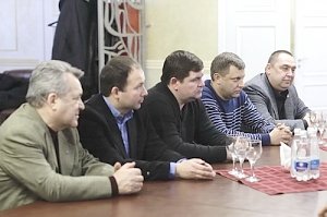 По приглашению Русской общины в Крым прибыли лидеры Донбасса