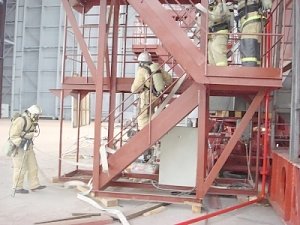 Крымские спасатели провели пожарно-тактическое занятие на государственно — значимом объекте