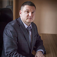 Проректор по организационной и правовой деятельности КФУ Дмитрий Разумовский получил звание Заслуженного юриста Крыма