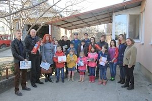 Социальная акция «Огнетушитель — многодетным семьям» прошла в Крыму
