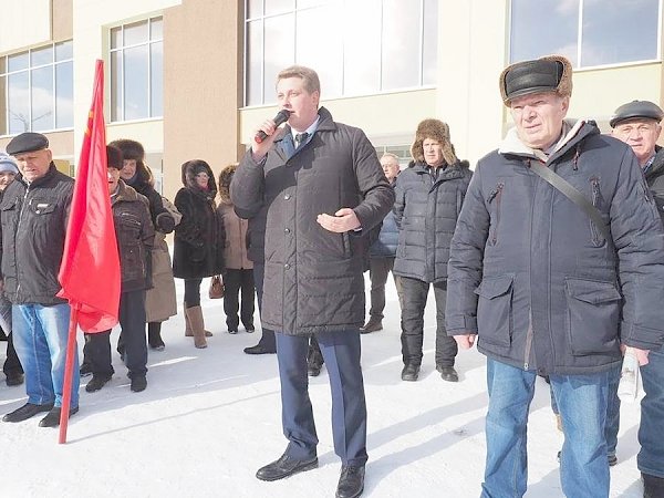 Свердловские коммунисты спасли больницу в г. Карпинск
