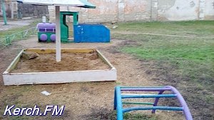 Керчане жалуются на плохое состояние детской площадки