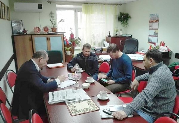 Саратов. Валерий Рашкин встретился с активистами бастующих дальнобойщиков