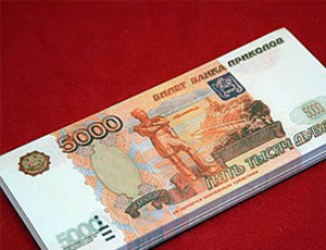 Крымчане расплачиваются фальшивками за сигареты и бензин