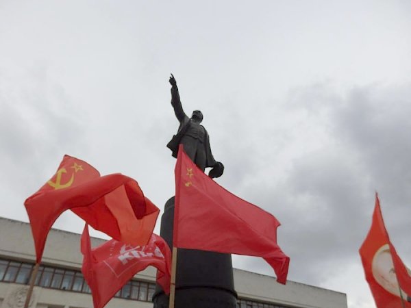 ​В Калужской области упорно продолжают поднимать тему о сносе и переносе памятника В.И. Ленину