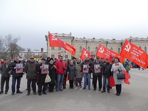 Вологодские коммунисты приняли участие в шествии «Бессмертного полка»