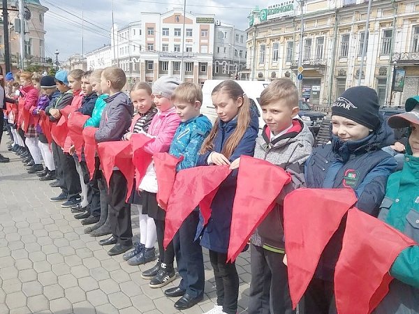 Почти пятьдесят иркутских школьников дали 19 мая пионерскую клятву