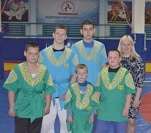 Ялтинский спортсмен по имени Титан за победу в турнире получил живого барана