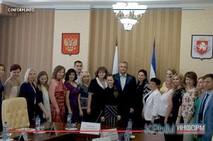 Глава Крыма поздравил победителей местных отборов всероссийских конкурсов между педагогов