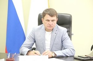 Глава Комитета по строительству и ЖКХ Леонид Бабашов выслушал проблемы крымчан