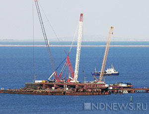 Строители Крымского моста приступили к сооружению фарватерных опор