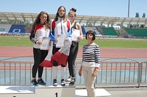Крымские легкоатлеты выиграли более 40 медалей на соревнованиях в Майкопе