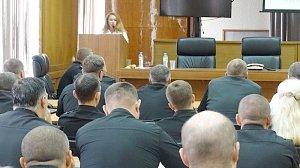 Сотрудники Госавтоинспекции Севастополя приняли участие в конференции по безопасности дорожного движения для военных моряков