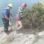 Крымские спасатели оказали помощь горе-туристу из Вологды, который не мог спуститься самостоятельно со скалы