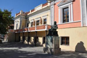 Президент пообещал помочь картинной галерее Айвазовского с ремонтом