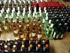 В Евпатории изъяли из незаконного оборота алкоголь и табак на 150 тысяч рублей