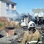 Феодосийские пожарные потушили магазин в Береговом