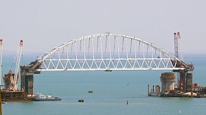 Строители Крымского моста готовятся к установке автодорожной арки