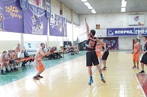 Чемпион Крыма между мужских баскетбольных команд новый сезон начал с поражения от дебютанта