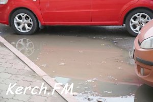 На Пролетарской в Керчи произошёл прорыв водовода