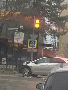 Авария стала причиной масштабной пробки на улице Севастопольской в Симферополе