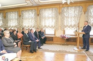 Глава парламента республики поздравил крымчан с Днем Конституции Российской Федерации