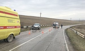 Три человека пострадали в аварии под Белогорском