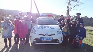 Севастопольские автоинспекторы провели для школьников урок дорожной безопасности «Будь заметен на дороге!»