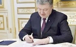 Порошенко пообещал "составить списки" крымчан, выбиравших президента РФ в Крыму