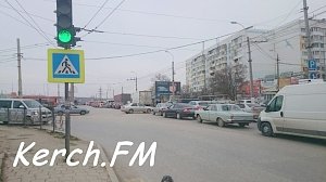 В Керчи на шоссе Героев Сталинграда — авария, движение транспорта затруднено