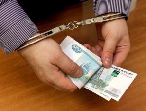 Крымские сотрудники полиции задержали мошенника