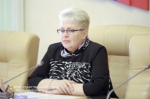 Наталья Маленко вручила государственные награды ко Дню Конституции Республики Крым